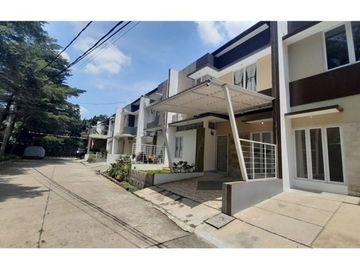 Rumah Cluster 2 Lt Strategis Pinggir Jalan Jl Mess Al Kp Raden JatisampurnaBekasi