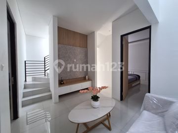 Rumah Elegan Lokasi Premium Cirendeu