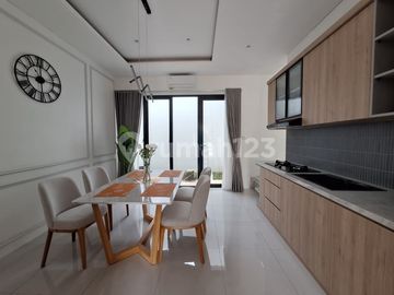 Rumah Elegan Lokasi Premium Cirendeu