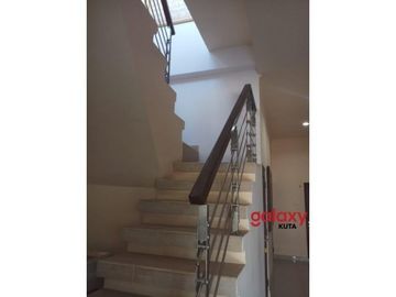 DIJUAL RUMAH GIRI DAHARI PERUM BUMI JIMBARAN ASRI JIMBARAN BADUNG, BALI