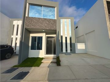 CASAS EN VENTA EN URBANIZACIÓN PRIVADA LA ROMANA SUR DE MANTA