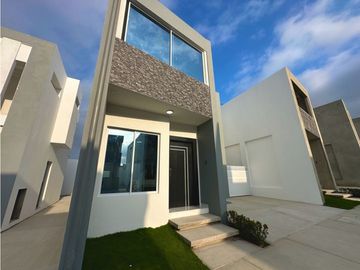 CASAS EN VENTA EN URBANIZACIÓN PRIVADA LA ROMANA SUR DE MANTA