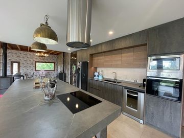 Se vende casa en Parcela a minutos de Temuco camino Botrolhue.