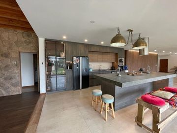 Se vende casa en Parcela a minutos de Temuco camino Botrolhue.