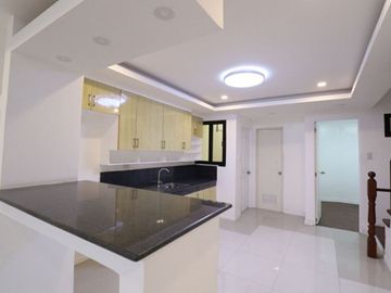PH768 Townhouse for Sale in Cubao at 6.5M