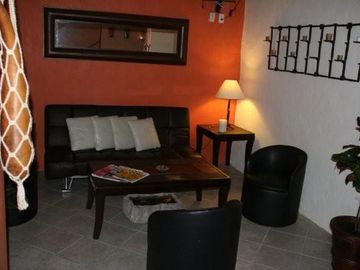 VENTA CASA GRANDE EN CHAPALA JALISCO. CON USO DE SUELO MIXTO
