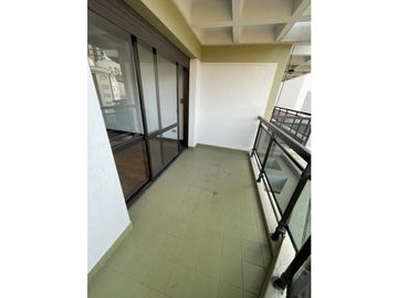 VENTA DEPARTAMENTO 3 AMBIENTES CON DEPENCIA COCHERA CUBIERTA Y BAULERA