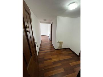 VENTA DEPARTAMENTO 3 AMBIENTES CON DEPENCIA COCHERA CUBIERTA Y BAULERA