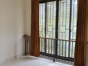 Dijual Rumah Dalam Cluster Nyaman Di Sektor 9 Bintaro (Cpa 3616.BR)
