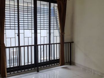 Dijual Rumah Dalam Cluster Nyaman Di Sektor 9 Bintaro (Cpa 3616.BR)