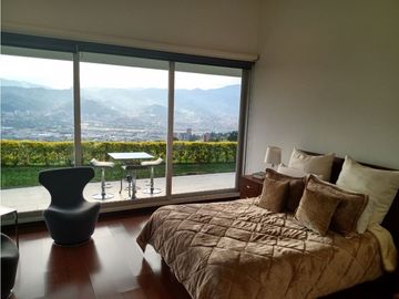CASA CAMPESTRE CON VISTA ABIERTA A LA CIUDAD, LAS PALMAS, MEDELLIN