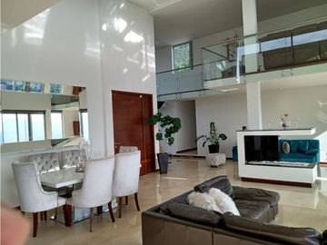 CASA CAMPESTRE CON VISTA ABIERTA A LA CIUDAD, LAS PALMAS, MEDELLIN