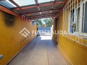 Oportunidad!! Casa en venta de 3 dorm. en La Cisterna