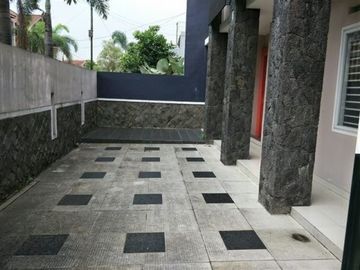 DIJUAL RUMAH BARU MEWAH NYAMAN SEMI FURNISHED DI BUAHBATU BANDUNG