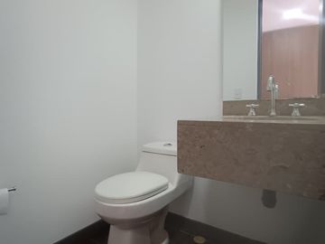 apartamento en arriendo en loma el chocho. Cod A515569