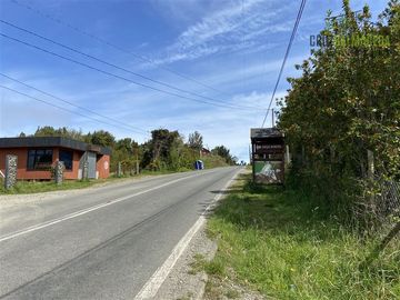 Parcela en Venta en Parcela de 1 Há y con 2 casas. Con Orilla de Playa y al costado del camino Caicaén- Calbuco