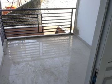 2 Lantai Rumah Baru Di Cisaranten Kulon Arcamanik Dkt Jalur Angkot