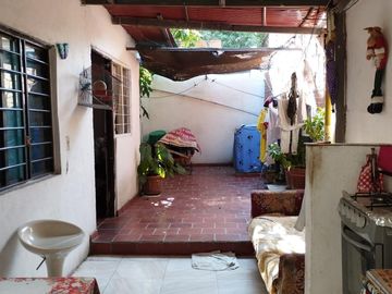 casa en venta en b. la coordialidad. Cod V2392