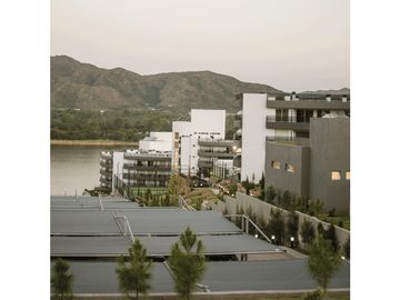 Venetto Village: Tu Nuevo Hogar o Destino Vacacional con costa al lago