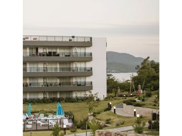 Venetto Village: Tu Nuevo Hogar o Destino Vacacional con costa al lago