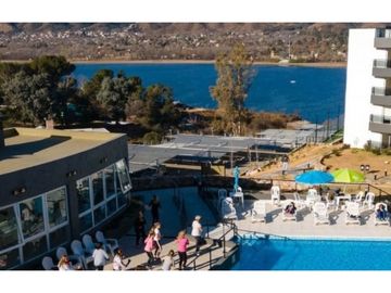 Venetto Village: Tu Nuevo Hogar o Destino Vacacional con costa al lago