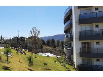 Venetto Village: Tu Nuevo Hogar o Destino Vacacional con costa al lago