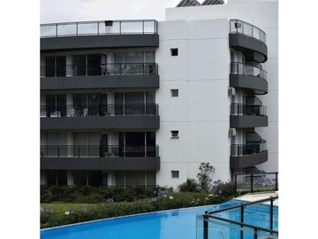 Venetto Village: Tu Nuevo Hogar o Destino Vacacional con costa al lago