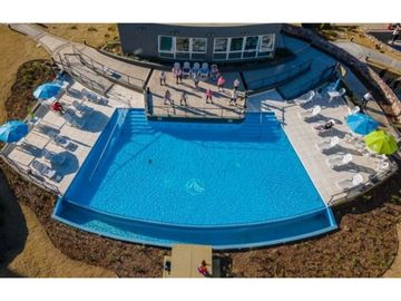 Venetto Village: Tu Nuevo Hogar o Destino Vacacional con costa al lago
