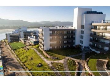 Venetto Village: Tu Nuevo Hogar o Destino Vacacional con costa al lago