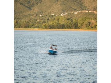 Venetto Village: Tu Nuevo Hogar o Destino Vacacional con costa al lago