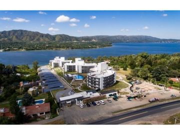 Venetto Village: Tu Nuevo Hogar o Destino Vacacional con costa al lago
