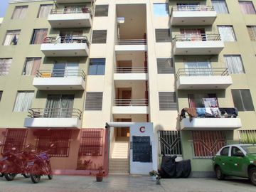 Venta Departamento 1er piso en Condominio Torres de Quevedo  con seguridad las 24 horas.
Ubicado entre Av. Santa Rosa y Av. Del Contador. Cerca de ce