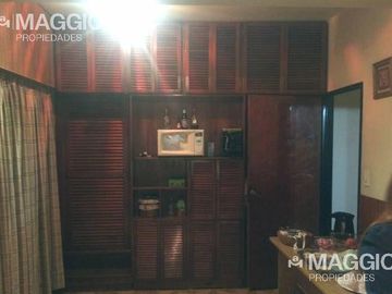 VENTA CASA 5 AMBIENTES VILLA LUZURIAGA