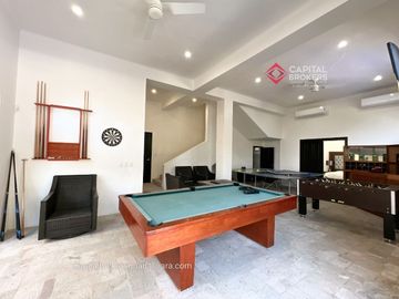 Casa de Lujo con Alberca en Venta en Bugambilias Zona Sur Zapopan