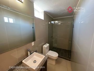 Casa de Lujo con Alberca en Venta en Bugambilias Zona Sur Zapopan