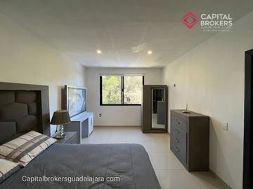 Casa de Lujo con Alberca en Venta en Bugambilias Zona Sur Zapopan