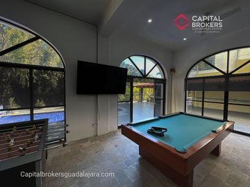 Casa de Lujo con Alberca en Venta en Bugambilias Zona Sur Zapopan
