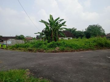 Beli Tanah di Jogja Untuk Aset, Luas 122 m2, 1 km dari Kampus UII