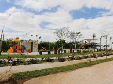 VENTA CASA DE  4 RECAMARAS EN PRIVADA CON AMENIDADES UBICADO EN CONKAL
