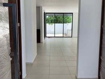 VENTA CASA DE  4 RECAMARAS EN PRIVADA CON AMENIDADES UBICADO EN CONKAL