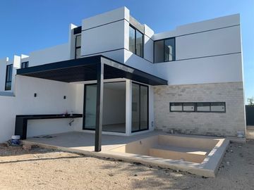 VENTA CASA DE  4 RECAMARAS EN PRIVADA CON AMENIDADES UBICADO EN CONKAL