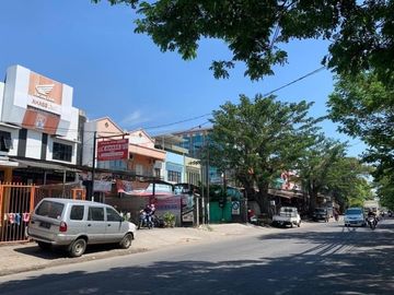 2 Ruko Jadi Satu, 0 Jalan Raya di Pusat Kota