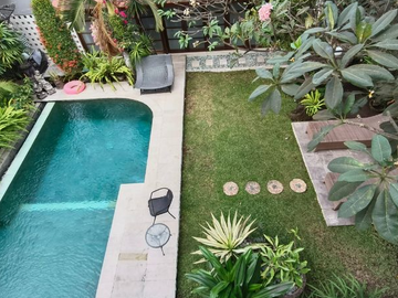 VILLA CANTIK DI PETITENGET DEKAT PANTAI BATU BELIG BADUNG