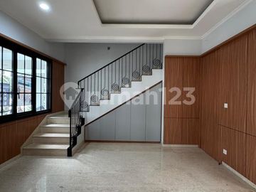 Dijual Rumah Lebar 6 Semi Furnished Cluster Winona Alam Sutera