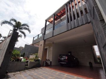 Rumah Bagus Cipedes Tengah Sayap Setra indah Sutami Bandung