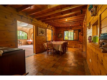 ENCANTADORA Y RUSTICA QUINTA EN VENTA EN EL CABO, PAUTE