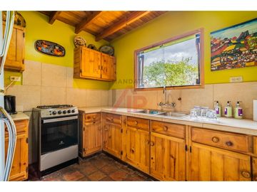 ENCANTADORA Y RUSTICA QUINTA EN VENTA EN EL CABO, PAUTE