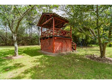 ENCANTADORA Y RUSTICA QUINTA EN VENTA EN EL CABO, PAUTE