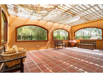 ENCANTADORA Y RUSTICA QUINTA EN VENTA EN EL CABO, PAUTE