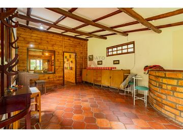 ENCANTADORA Y RUSTICA QUINTA EN VENTA EN EL CABO, PAUTE